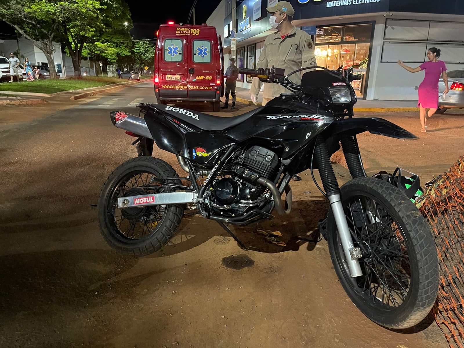 Motocicleta que a vítima conduzia - Foto: Jornal da Nova